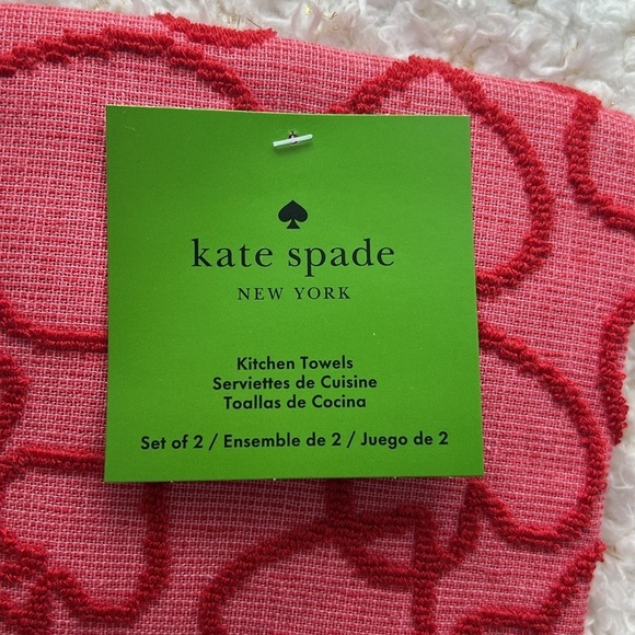 Kate Spade New York set of 2 kitchen towels in red and rose pink heart outline - Picture 5 of 6